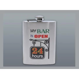 Szálcsiszolt króm színű rozsdamentes acél flaska, laposüveg 6 oz. = 1.77 dl - My Bar is Open felirattal