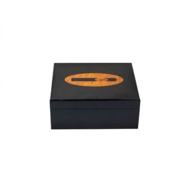 Faro humidor 20-25 szál szivar részére, cédrusfa belső rész, párásítóval, hygrométerrel, fekete színű