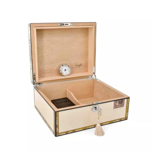 Humidor 35 szál szivar részére, Cigar mintás, lakkozott szivartartó doboz, kulccsal zárható, párásító és belső hygrometer - Angelo