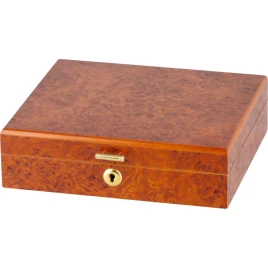 Humidor 10–15 szál szivar részére – gyökérfa mintás barna kivitel, párásítóval és szivarollóval
