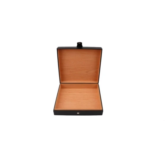 Havanna mintás utazó humidor 8–10 szál részére, bőr borítással