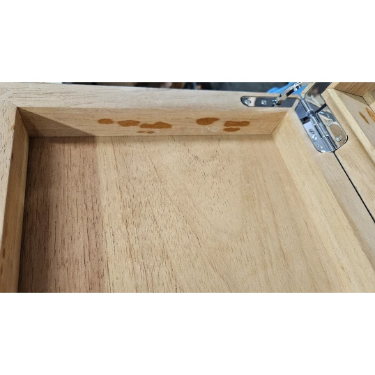 Angelo carbon borítású humidor, magasfényű kivitelben, párásítóval és hygrométerrel – akár 100–120 db Corona méretű szivar tárolására - OUTLET-1