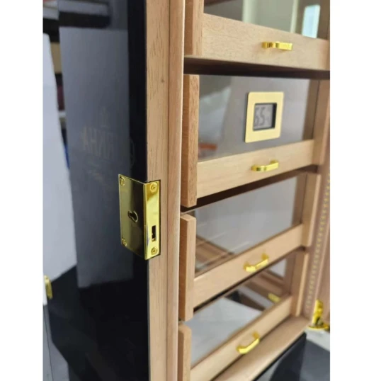 Faro humidor szekrény 100 szál szivar részére, spanyol cédrusfa belsővel, digitális hygrométerrel, LED világítással, üvegajtóval