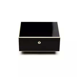 Adorini Milan Deluxe humidor, fényes fekete lakkozott felülettel, spanyol cédrusfa belsővel, 75 szál szivar részére