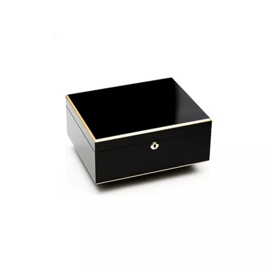Adorini Milan Deluxe humidor, fényes fekete lakkozott felülettel, spanyol cédrusfa belsővel, 75 szál szivar részére
