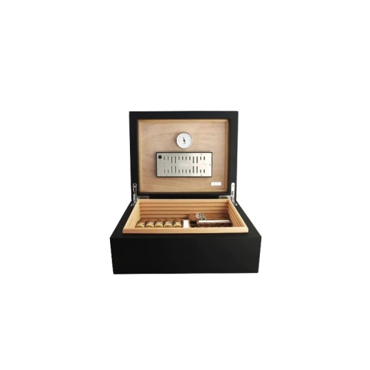 Adorini Torino Medium Deluxe Humidor spanyol cédrusfából 75 szál szivar részére - közepes méretű