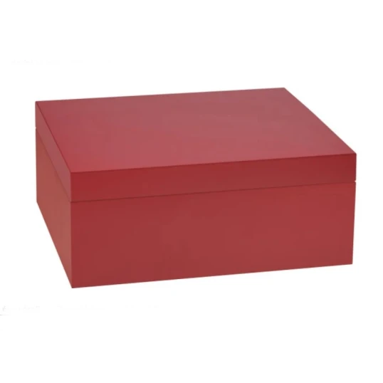 Adorini Humidor Medium Deluxe Bordeaux, cédrusfa belső, matt piros színű lakkozott felület, 75 szál szivar számára, kiegészítőkkel
