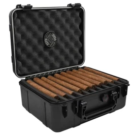 Cigar Caddy utazó humidor fekete színű műanyag szivartároló, párásítóval - 40 szál szivar részére