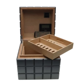 Colibri Heritage Cube humidor 40-50 szál szivar számára, sötétszürke színű digitális hygrométerrel