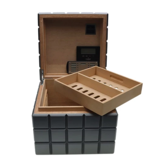 Colibri Heritage Cube humidor 40-50 szál szivar számára, sötétszürke színű digitális hygrométerrel - Colibri szivardoboz