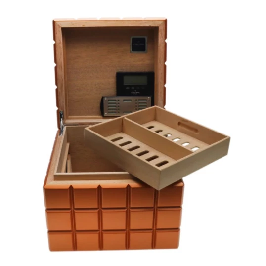 Colibri Heritage Cube humidor 40-50 szál szivar számára, narancssárga színű, digitális hygrométerrel