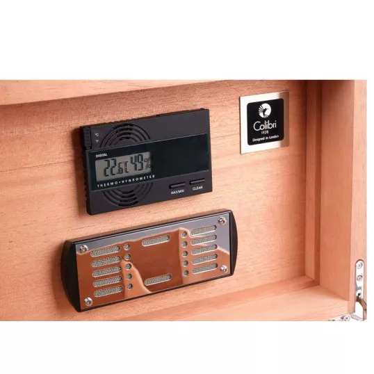 Colibri Quasar humidor 45-50 szál szivar számára, matt fekete színű digitális hygrométerrel - Daniel Marshall Edition