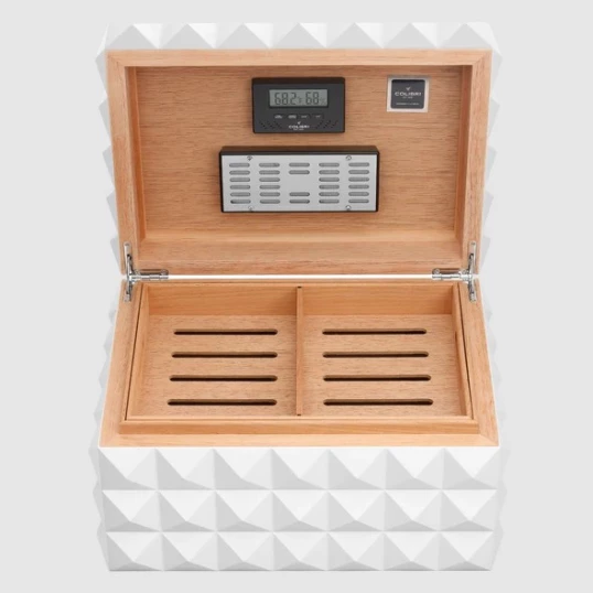 Colibri Grand Quasar White humidor kb 170 szál szivar számára, színű digitális hygrométerrel - fehér