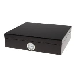 Germanus Humidor fekete színű, 30 szál szivar részére, cédrusfa belsővel, párásítóval, hygrométerrel 
