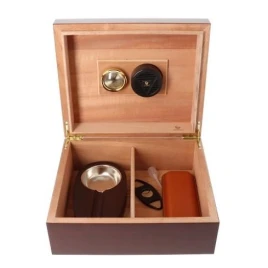 Germanus humidor 40 szál szivar részére, barna színű szivar tároló doboz + AJÁNDÉK szett!