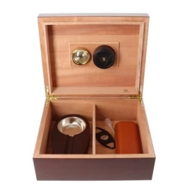 Germanus humidor 40 szál szivar részére, barna színű szivar tároló doboz + AJÁNDÉK szett!