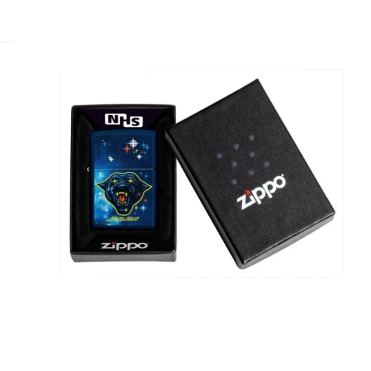 Zippo matt mély sötétkék (Navy Matte) benzines öngyújtó – Santa Cruz Space Dot Párduc mintával - Benzines öngyújtók