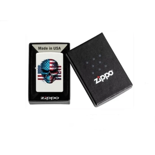 Zippo American Skull Design matt fehér benzines öngyújtó – amerikai zászlós koponya mintával