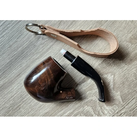Angelo pipás szett Half Bent Billiard bruyer pipával, pipatáskával, 9 mm-es filterrel, szárkefével és 3 részes pipatömködővel