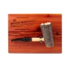 Missouri Meerschaum Freehand on Cedar Plaque, kukorica pipa, lézer gravírozott cédrusfa táblán