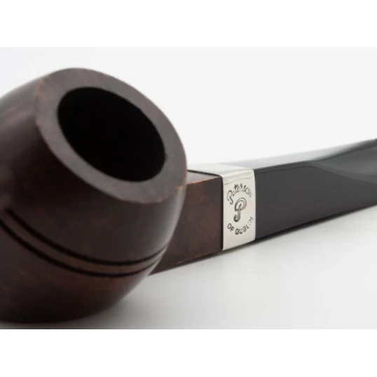 Peterson Aran 150 barna polírozott bulldog pipa – 9 mm filteres, fishtail szopókával