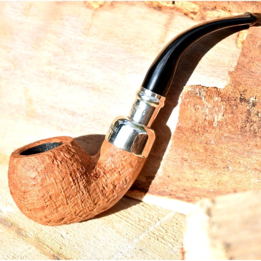 Peterson Barley Spigot Fishtail Bent Apple natúr homokfúvott pipa sterling ezüst díszítéssel - Peterson of Dublin