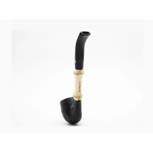 Rattray's Bamboo Bent Sandblast Black homokfúvott hangagyökér pipa bambusz szárral, filter nélkül