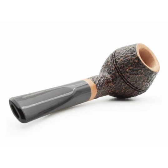 Rattray s Skye Rustic 207 rusztikolt  bruyer pipa 9mm filterrel - Sötétbarna színű