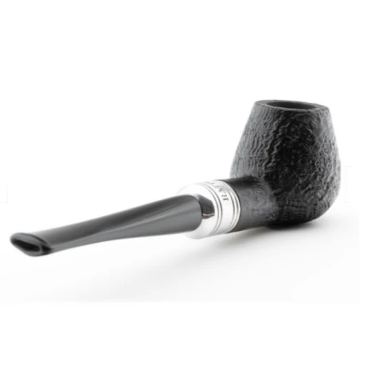 Rattray's Newcastle Sandblast 18 Brandy bruyere pipa fémgyűrűvel – fekete homokfúvott felülettel, 9 mm filteres - Rattrays Newcastle