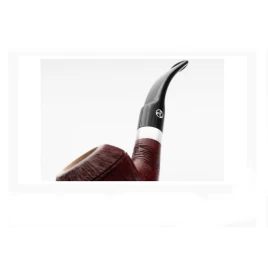 Rattray’s The Witch Brushed Red 204 Rhodesian formájú hanga gyökér pipa 9mm-es filterrel hajlított szárral