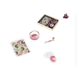 Monkey King dohányzókészlet – dohányőrlő, fémpipa, hamutartó és rolling tray – fánk mintával