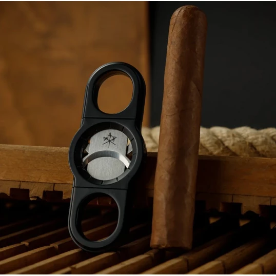Les Fines Lames La Guillotine Rotor Black szivarvágó