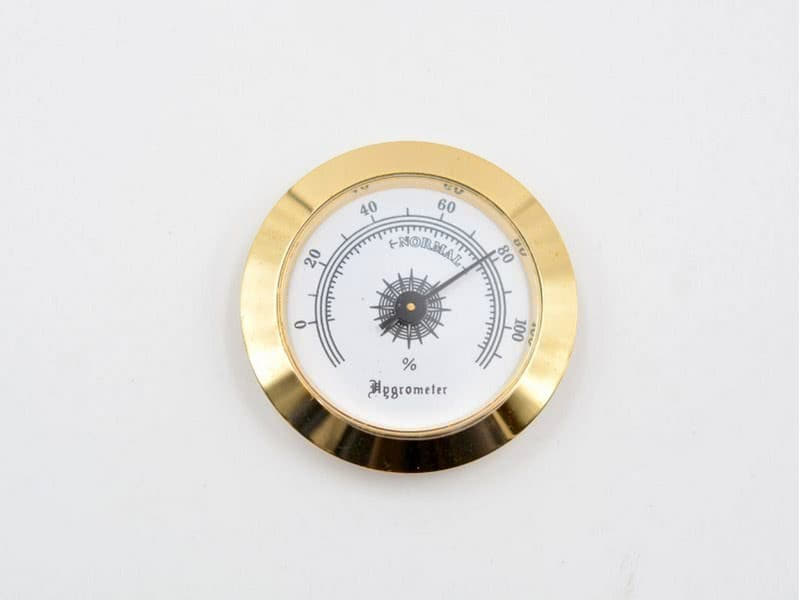 Beépíthető humidor hygrométer arany színben