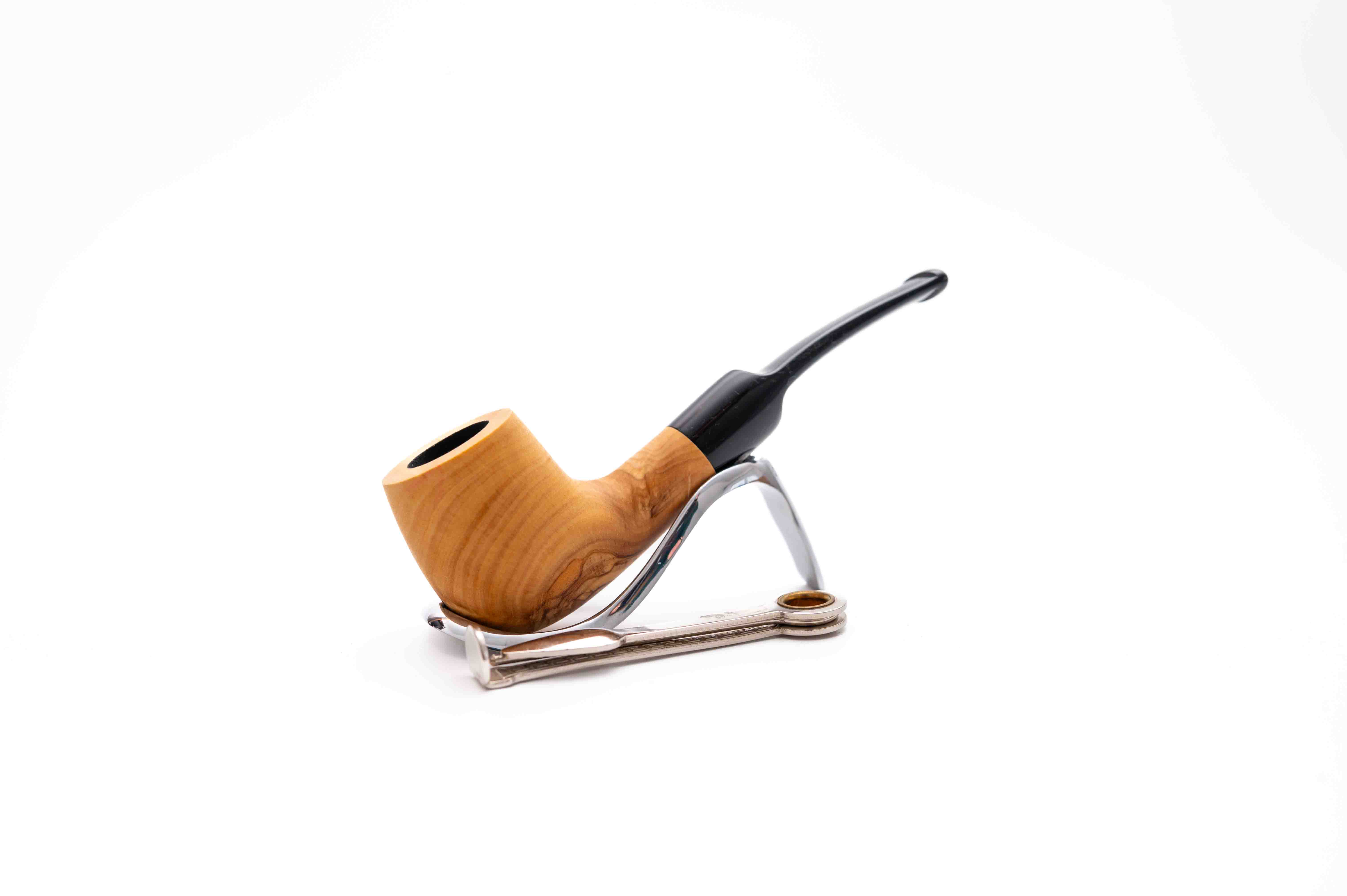 Padonio olivafa pipa 9mm filterrel - enyhén hajlított nyerges szárral - billiard forma